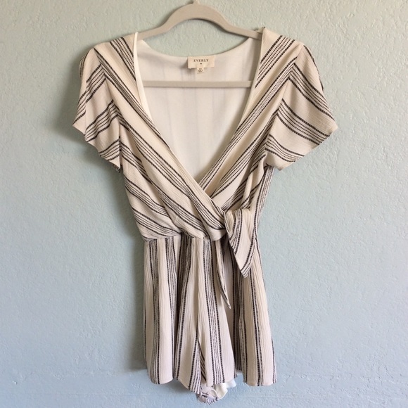 Everly Pants - EVERLY romper (shorts) with tie Women’s Size XS